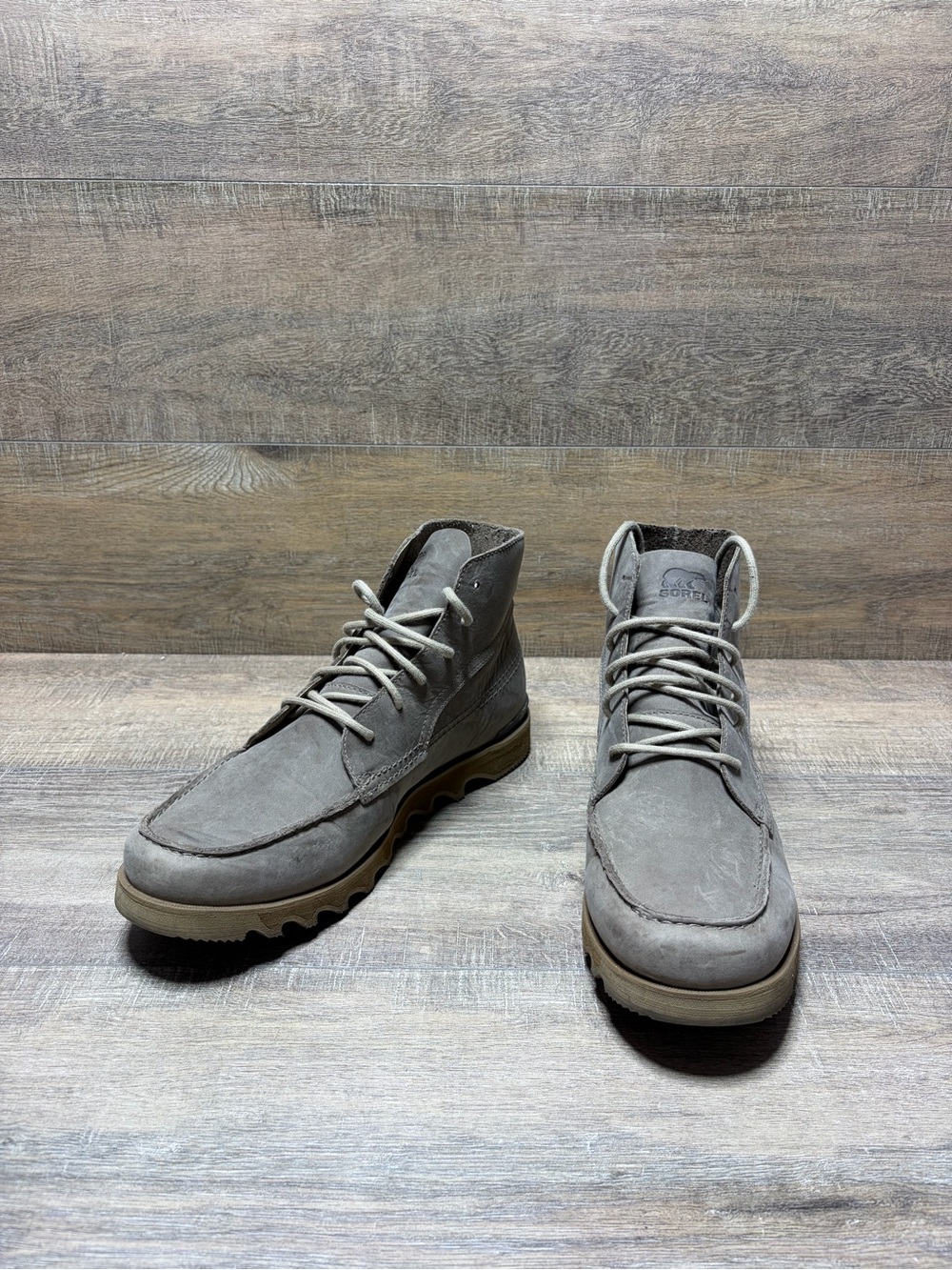 Sorel Men's Gray Suede Chukka Boots with Tan Sole
